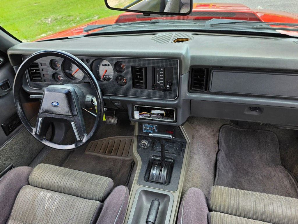 1984 Ford Mustang Image 32