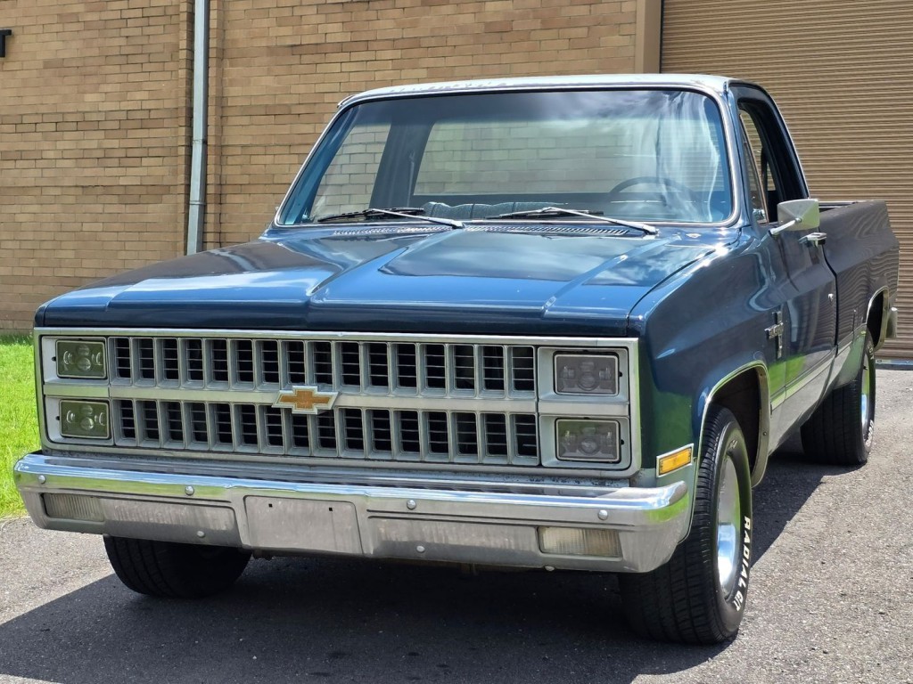 1982 Chevrolet C/K 10 Image 2