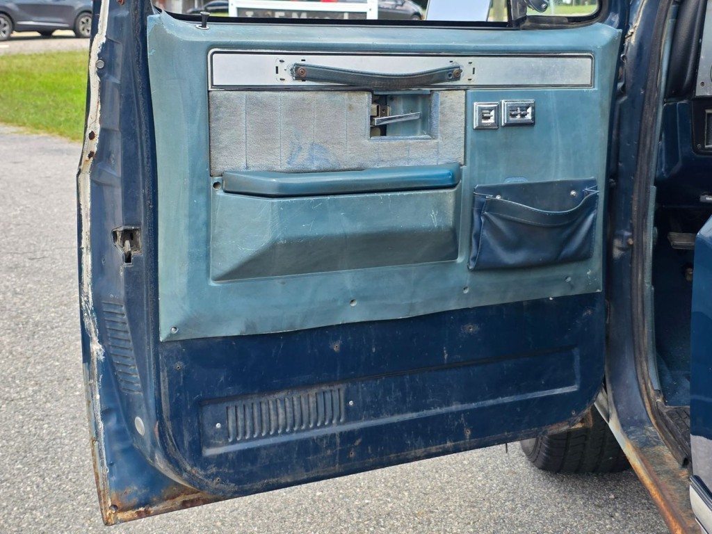 1982 Chevrolet C/K 10 Image 38