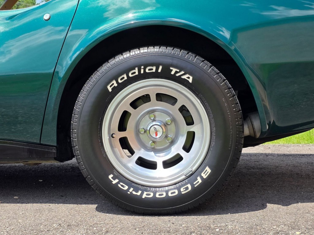 1982 Chevrolet Corvette Image 14
