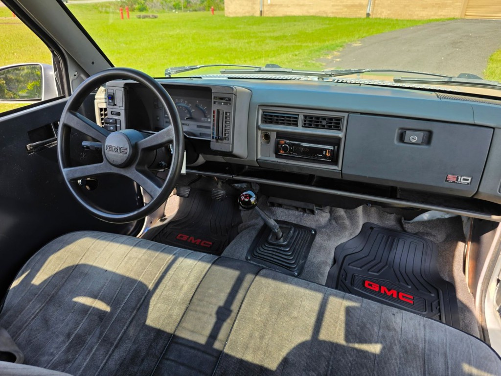 1993 GMC Sonoma Image 29