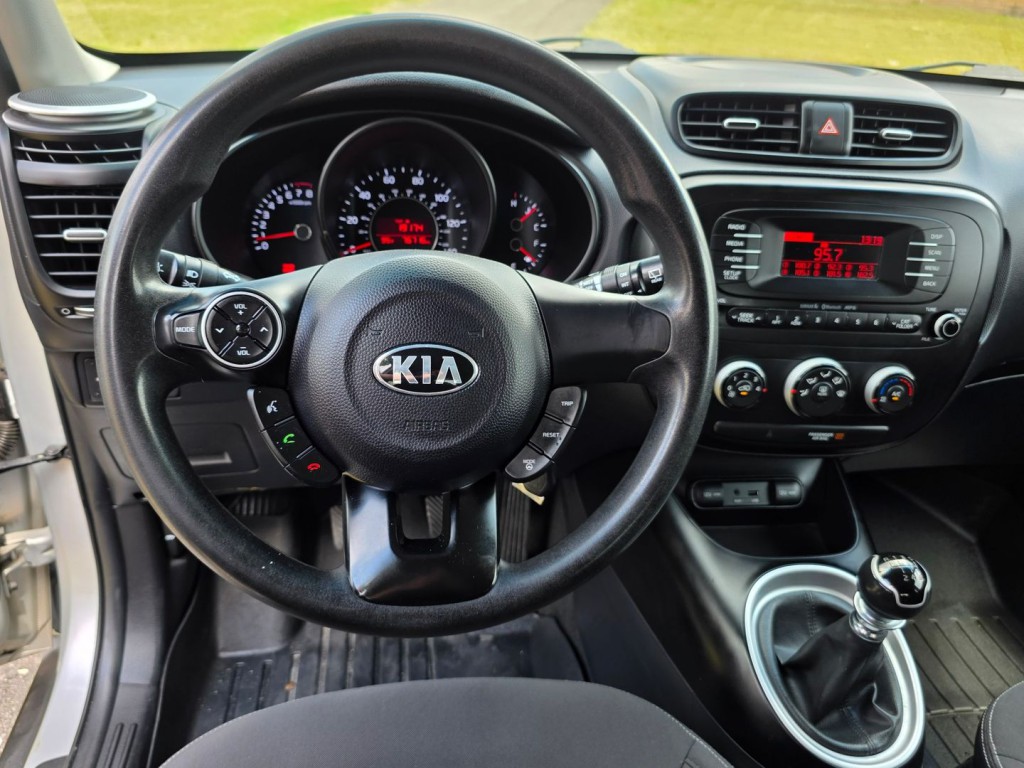 2015 Kia Soul Image 17