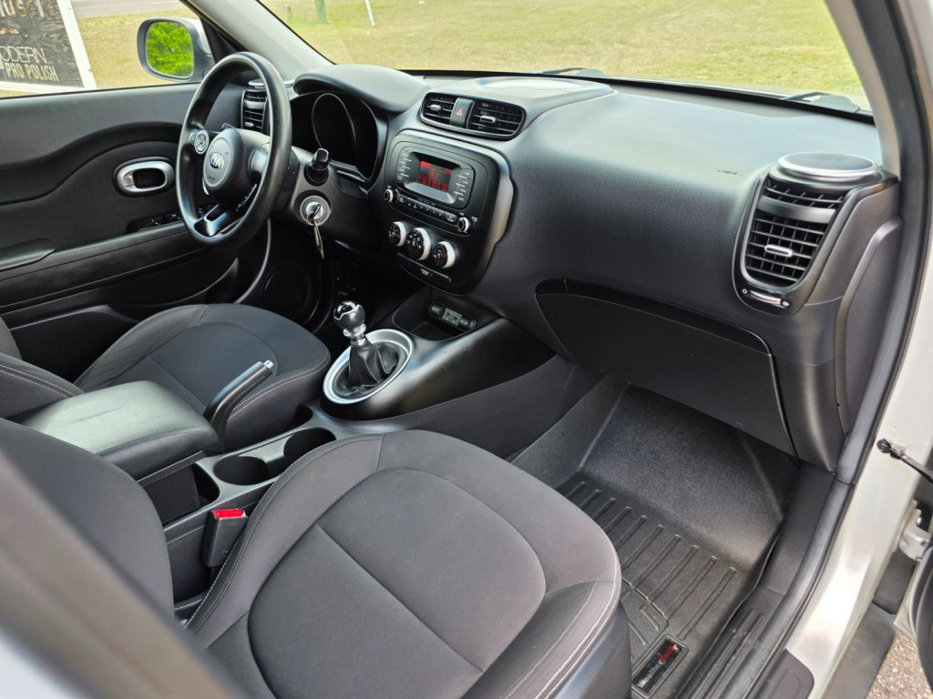 2015 Kia Soul Image 29