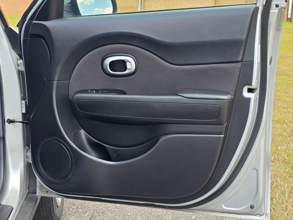 2015 Kia Soul Image 32