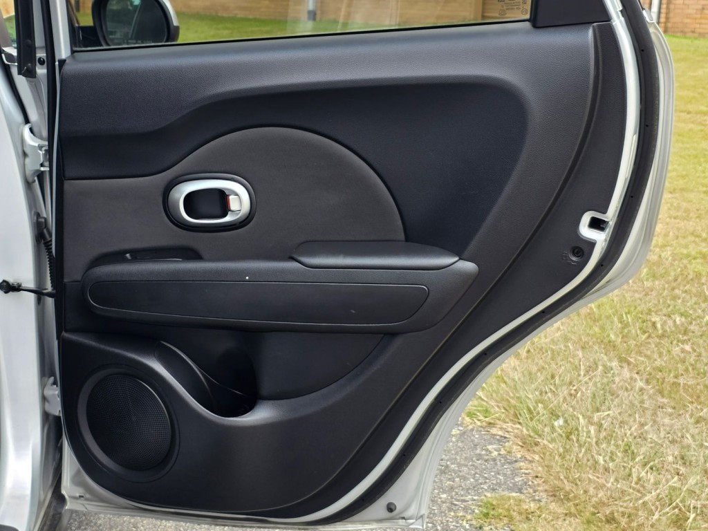 2015 Kia Soul Image 34