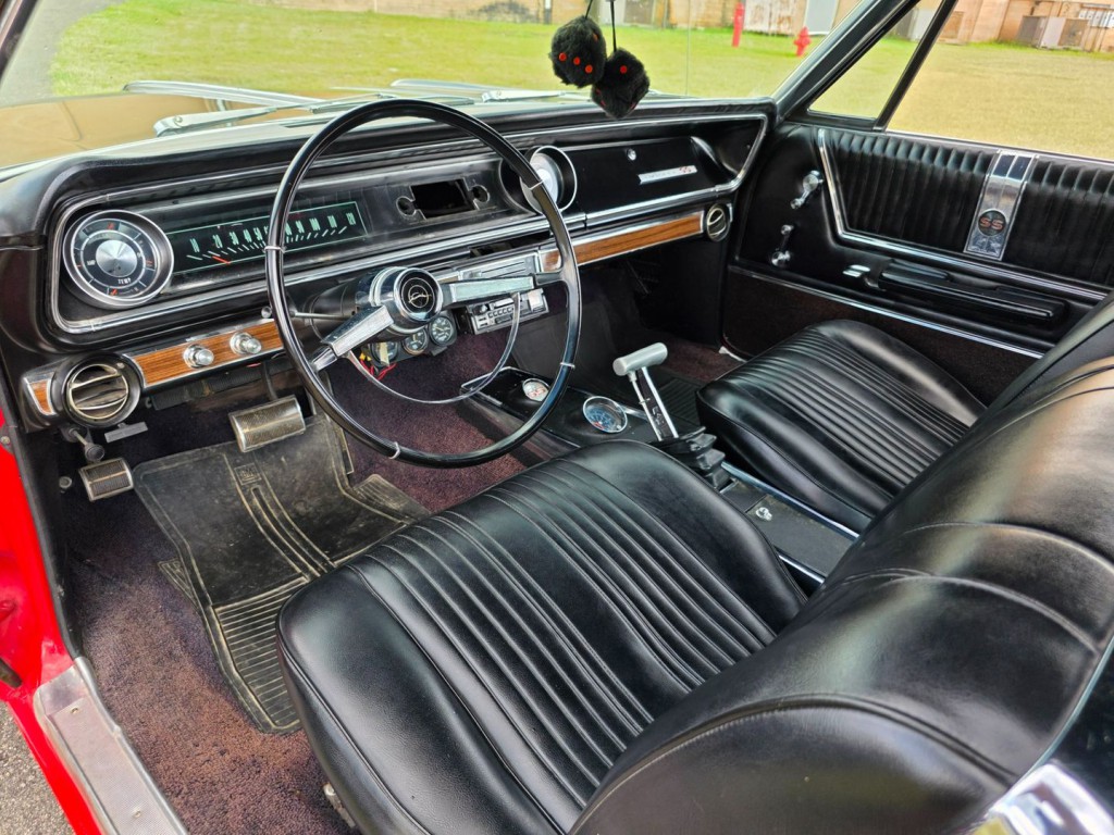 1965 Chevrolet Impala Image 16