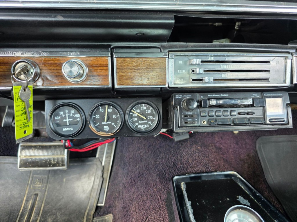 1965 Chevrolet Impala Image 19