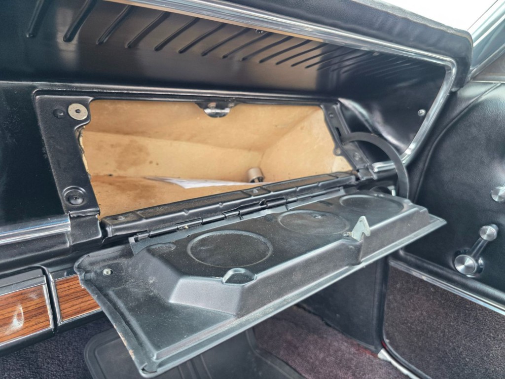 1965 Chevrolet Impala Image 21