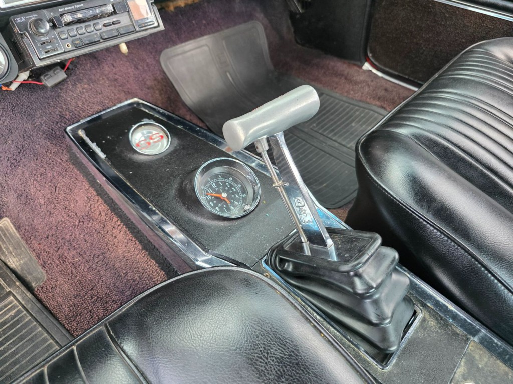1965 Chevrolet Impala Image 22