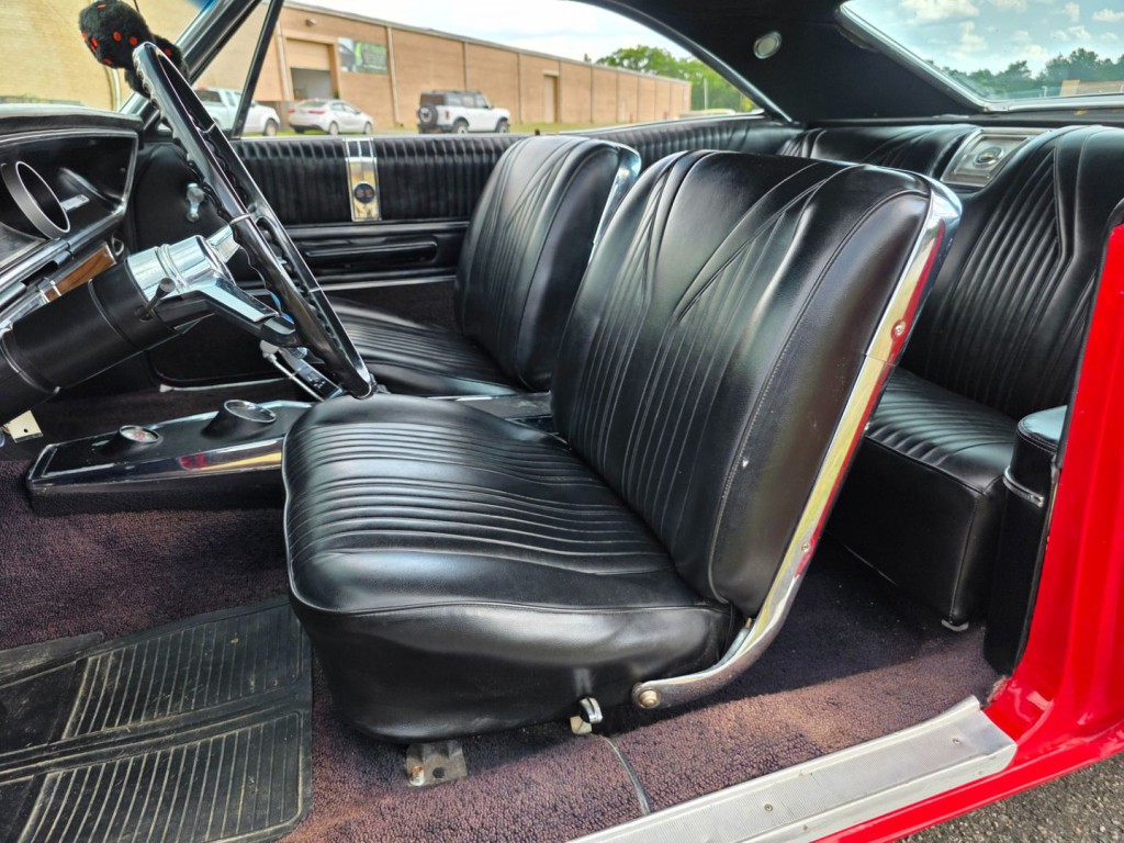 1965 Chevrolet Impala Image 25