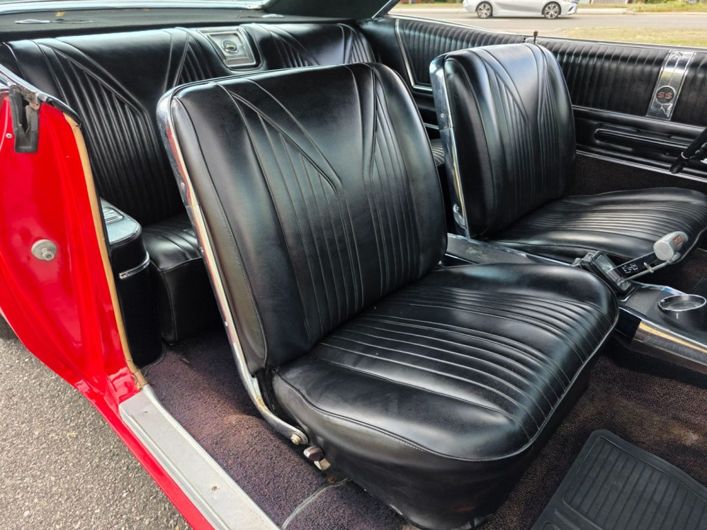 1965 Chevrolet Impala Image 28