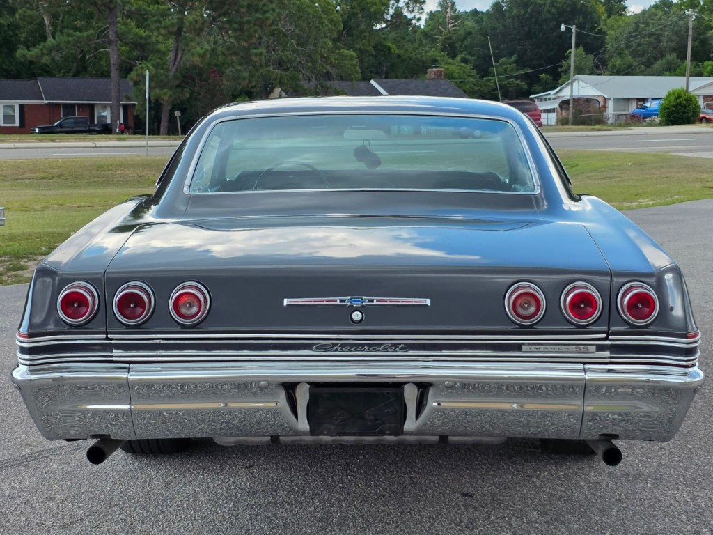 1965 Chevrolet Impala Image 42