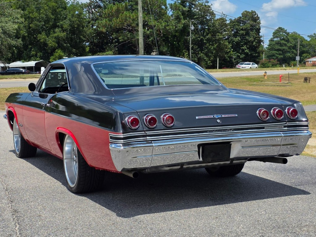 1965 Chevrolet Impala Image 10