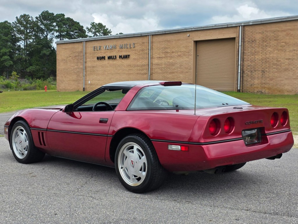 1989 Chevrolet Corvette Image 11