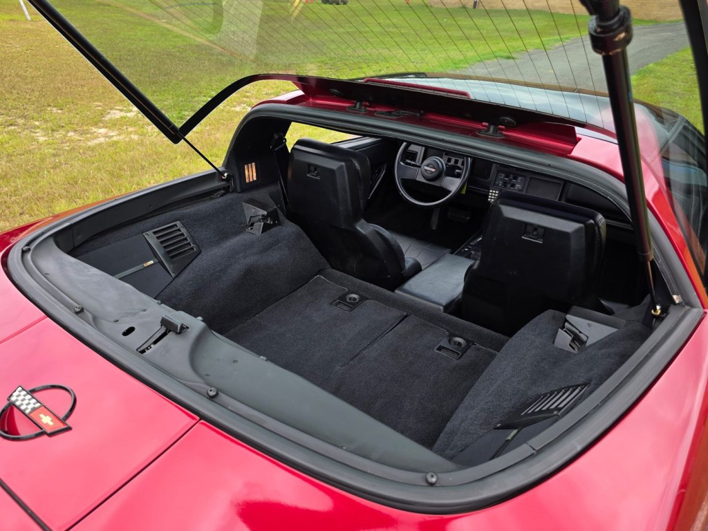 1989 Chevrolet Corvette Image 16