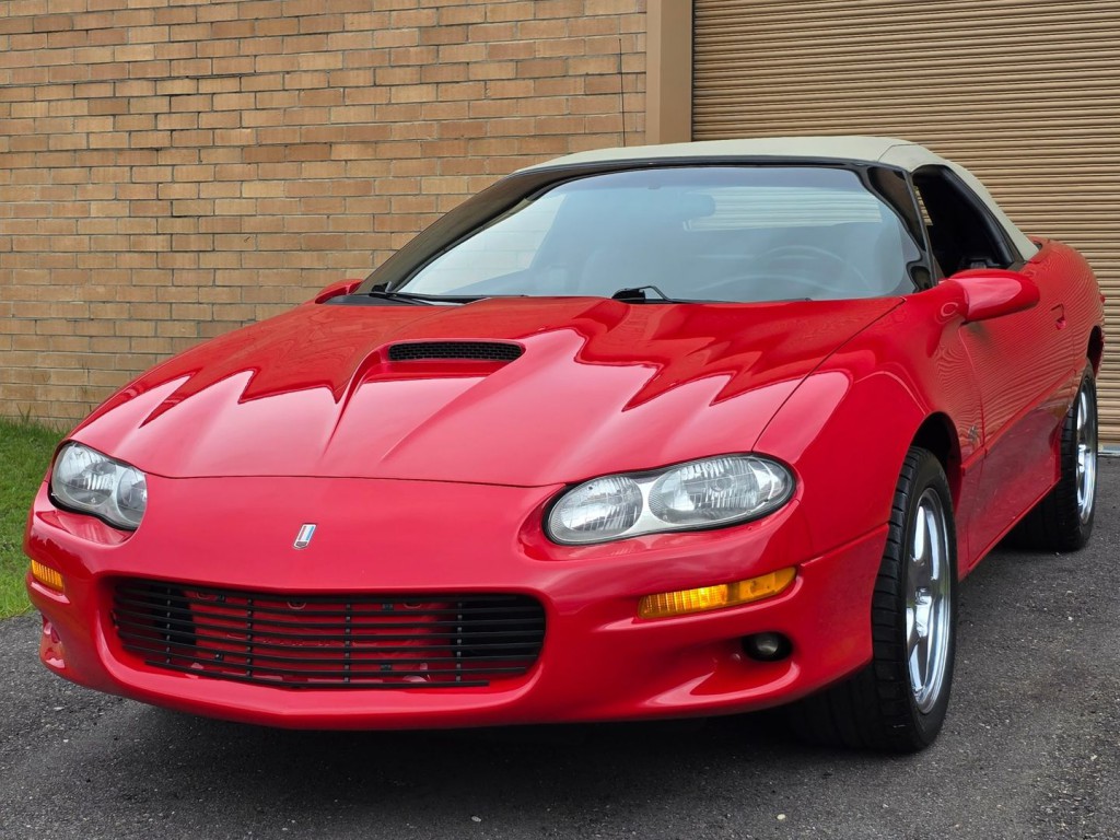 2000 Chevrolet Camaro Image 3