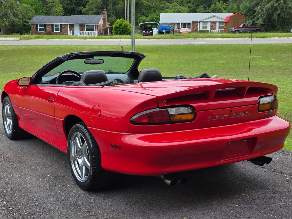 2000 Chevrolet Camaro Image 11