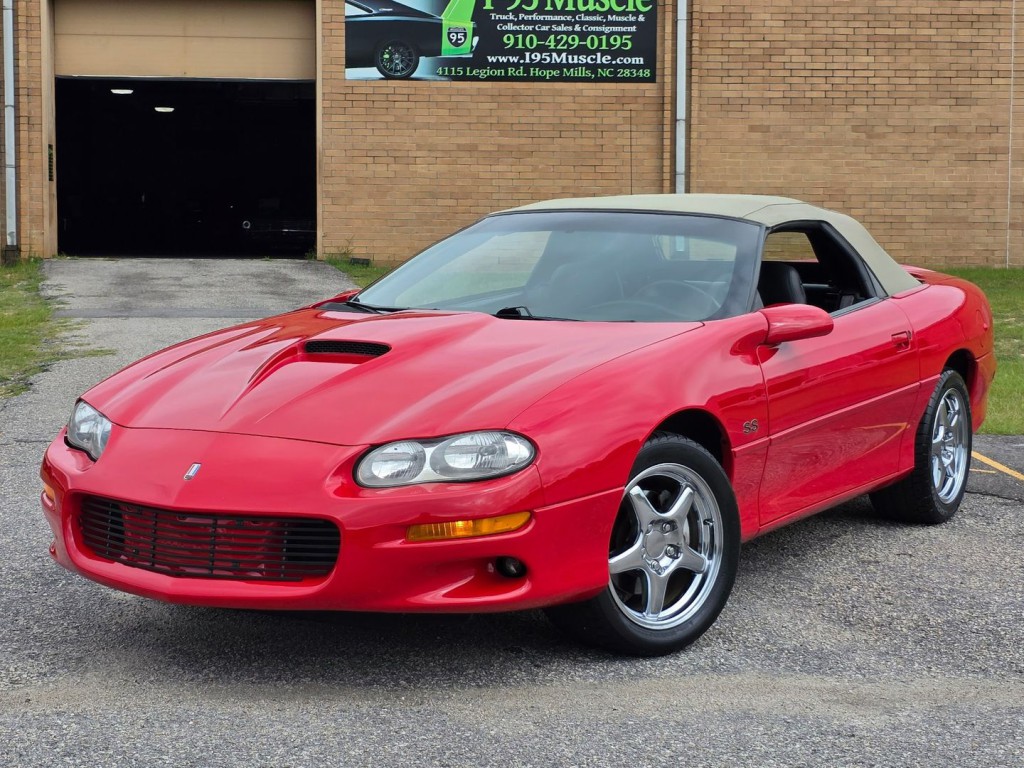 2000 Chevrolet Camaro Image 14