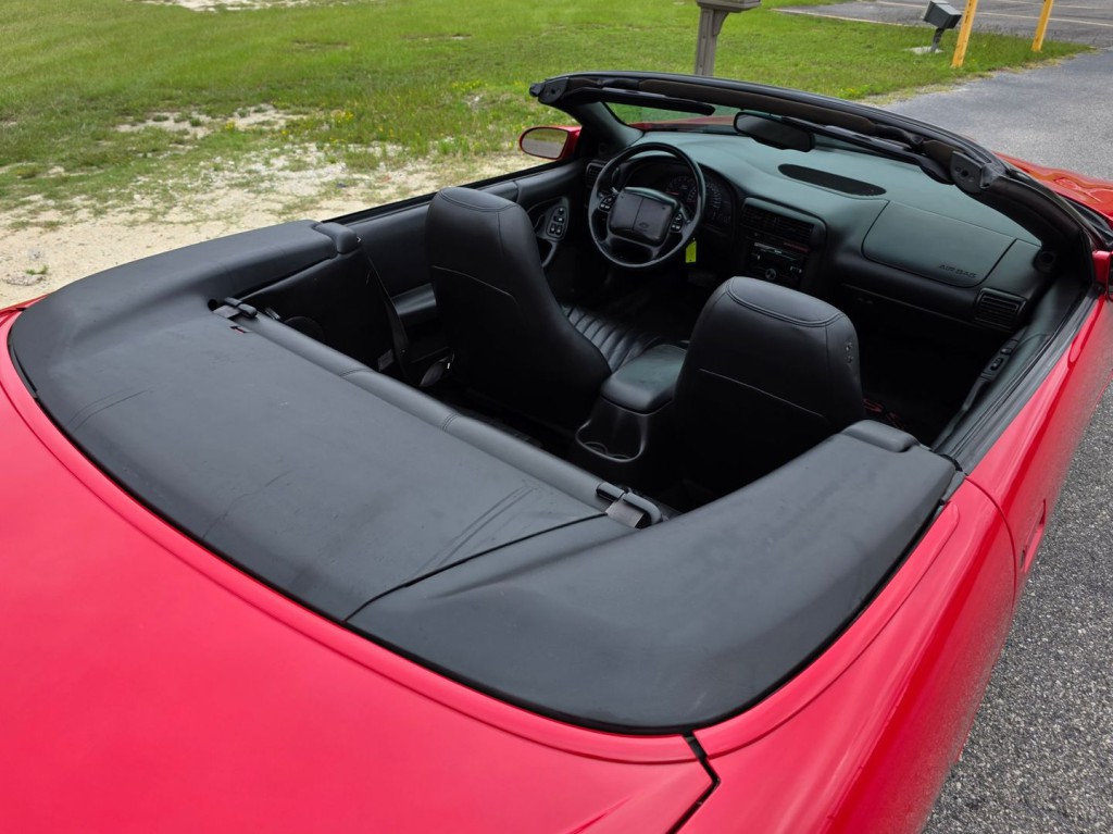 2000 Chevrolet Camaro Image 16