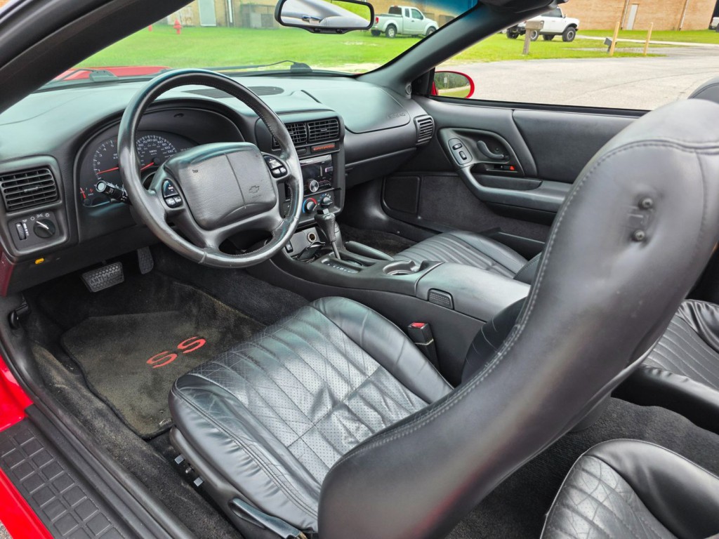 2000 Chevrolet Camaro Image 19