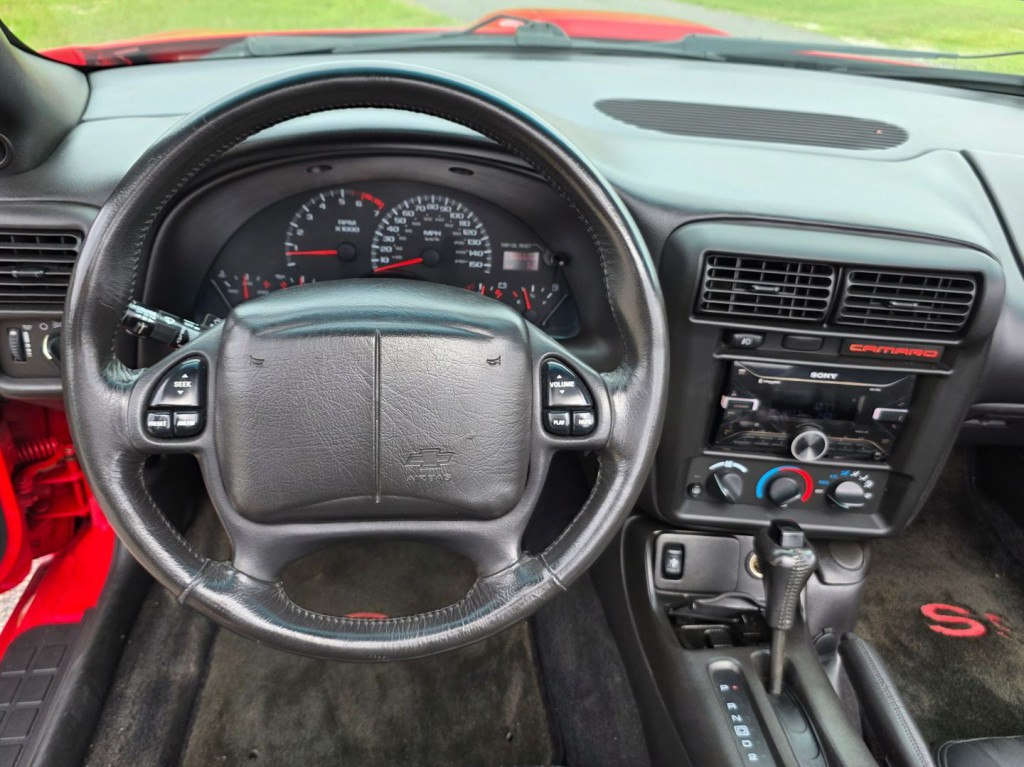 2000 Chevrolet Camaro Image 20