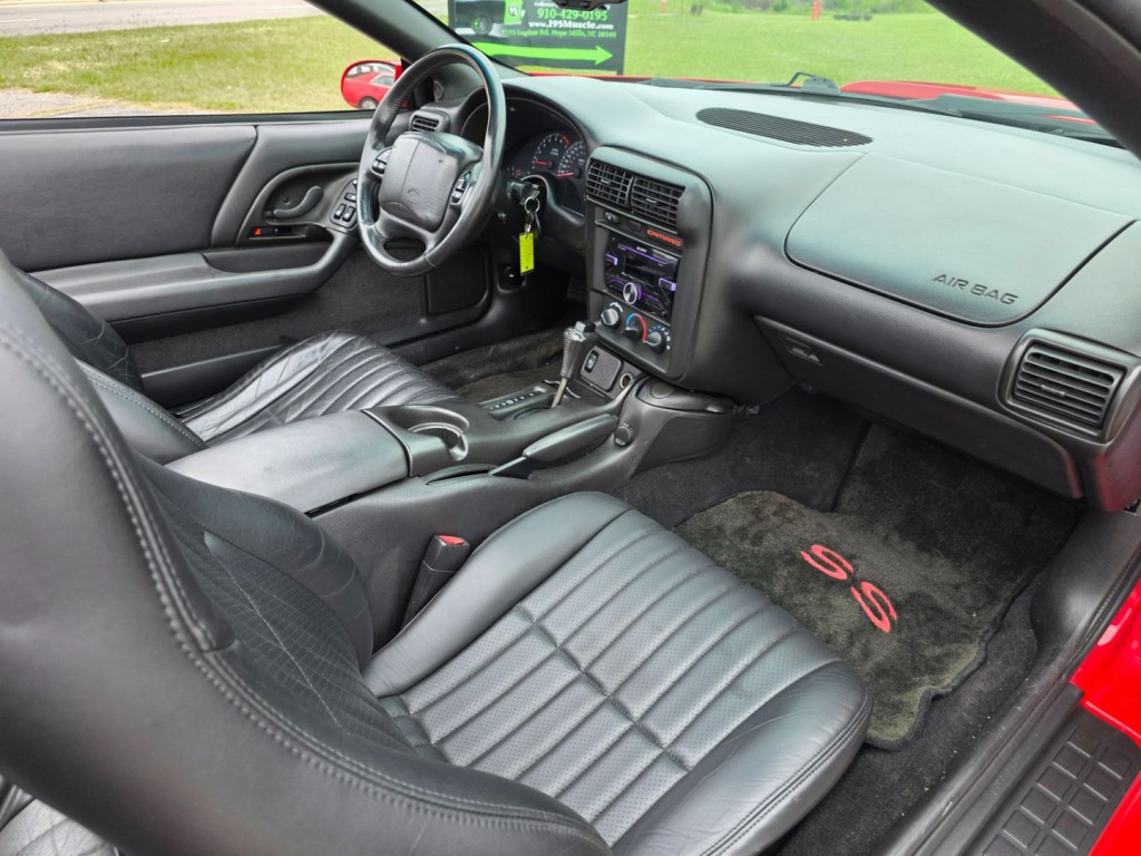 2000 Chevrolet Camaro Image 34