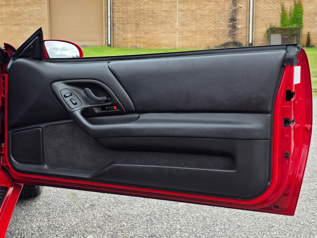 2000 Chevrolet Camaro Image 37