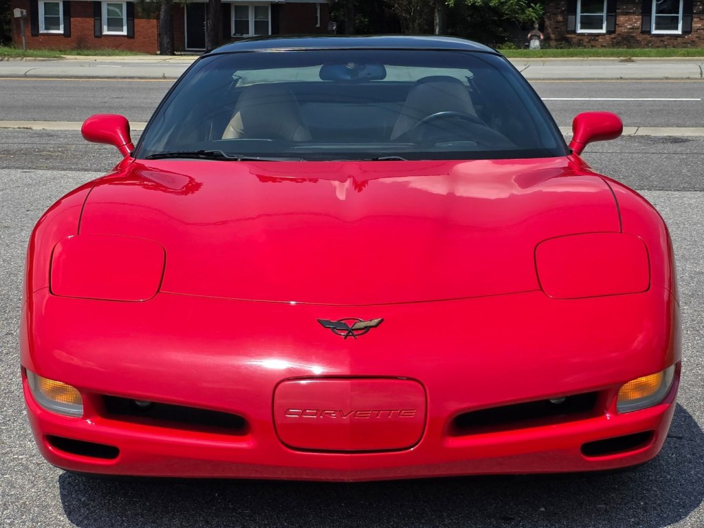 2004 Chevrolet Corvette Image 3
