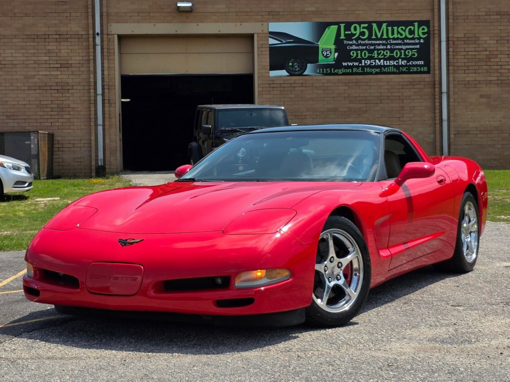 2004 Chevrolet Corvette Image 13