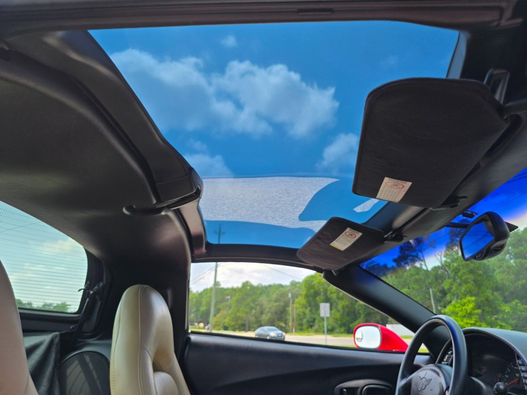 2004 Chevrolet Corvette Image 33
