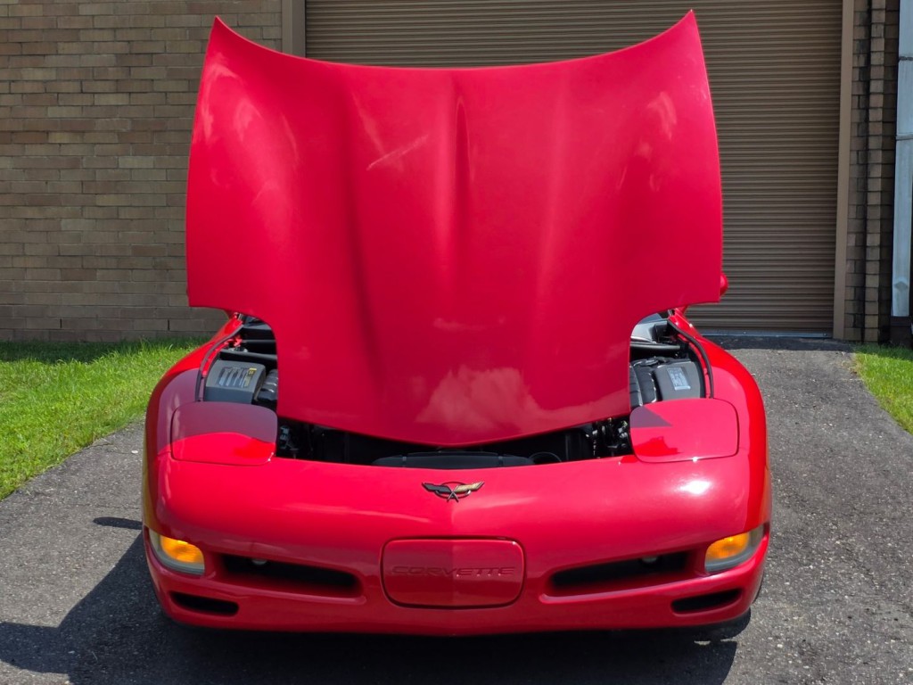 2004 Chevrolet Corvette Image 39