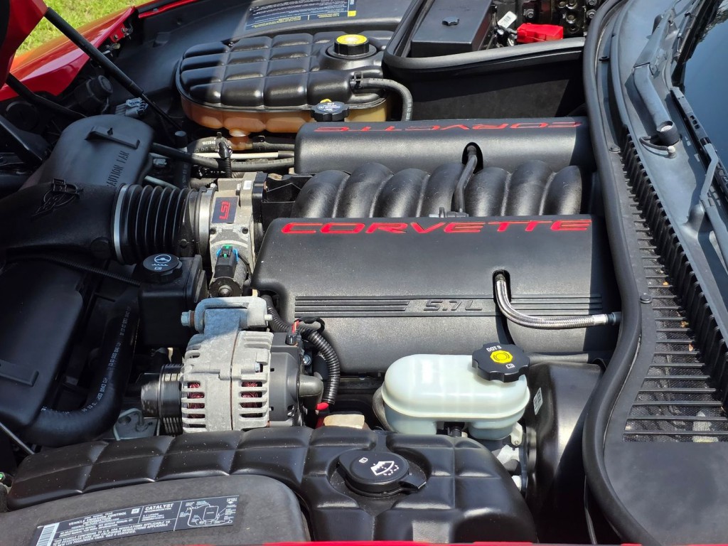 2004 Chevrolet Corvette Image 40