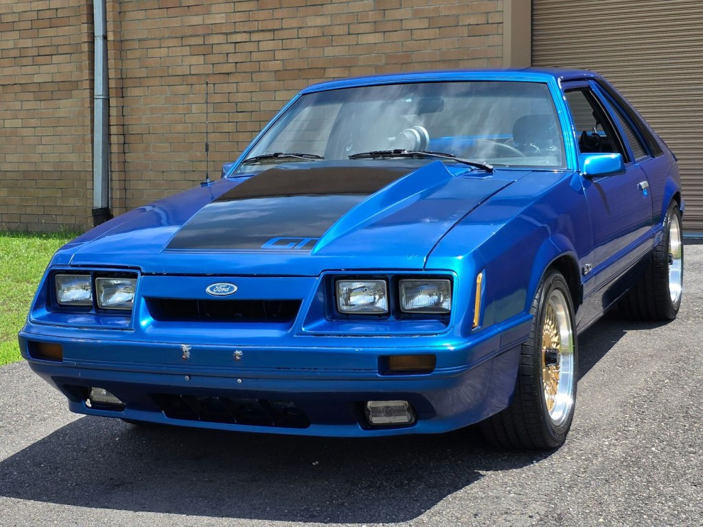 1985 Ford Mustang Image 2