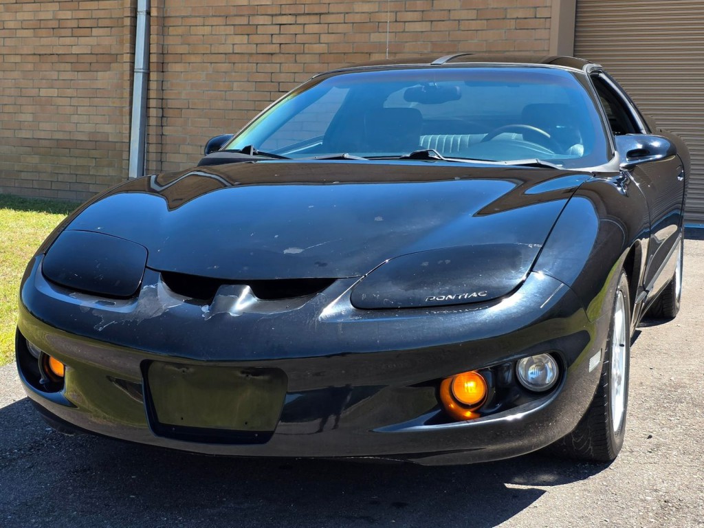 1999 Pontiac Firebird Image 2