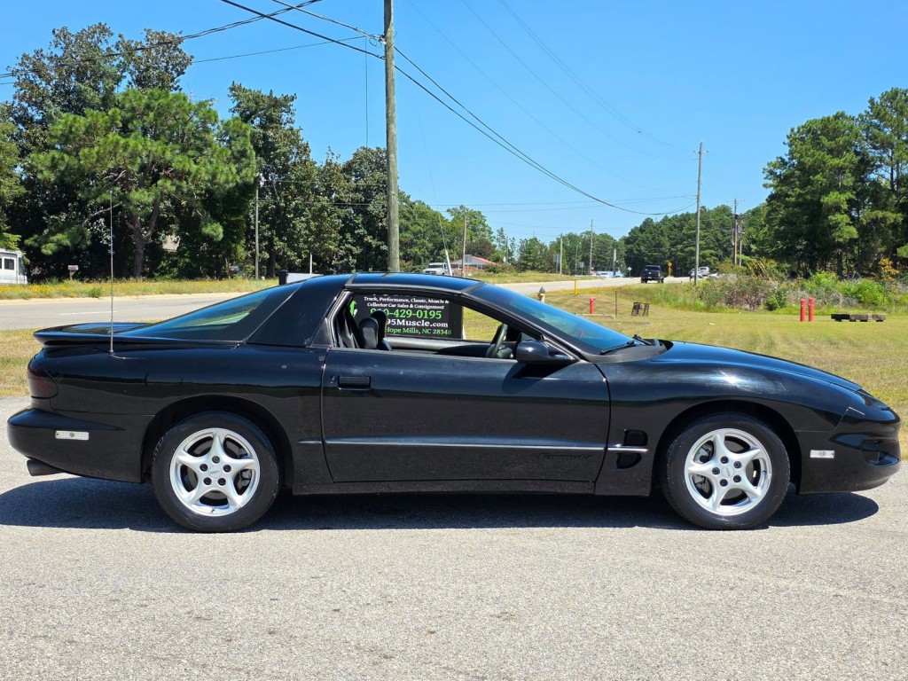 1999 Pontiac Firebird Image 6