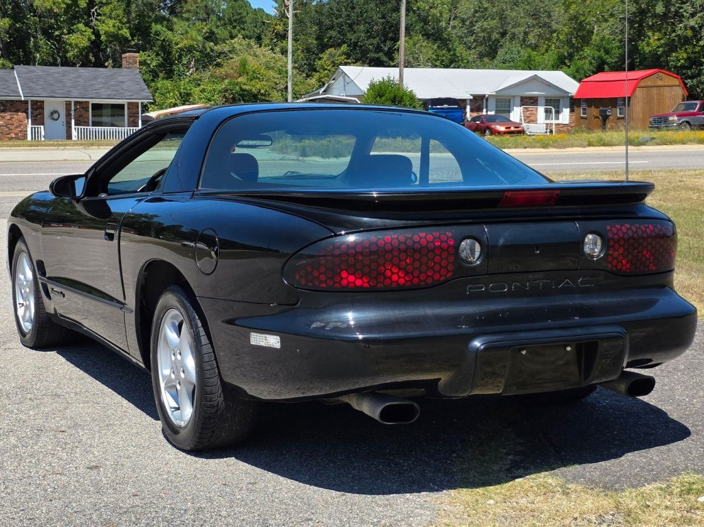 1999 Pontiac Firebird Image 10
