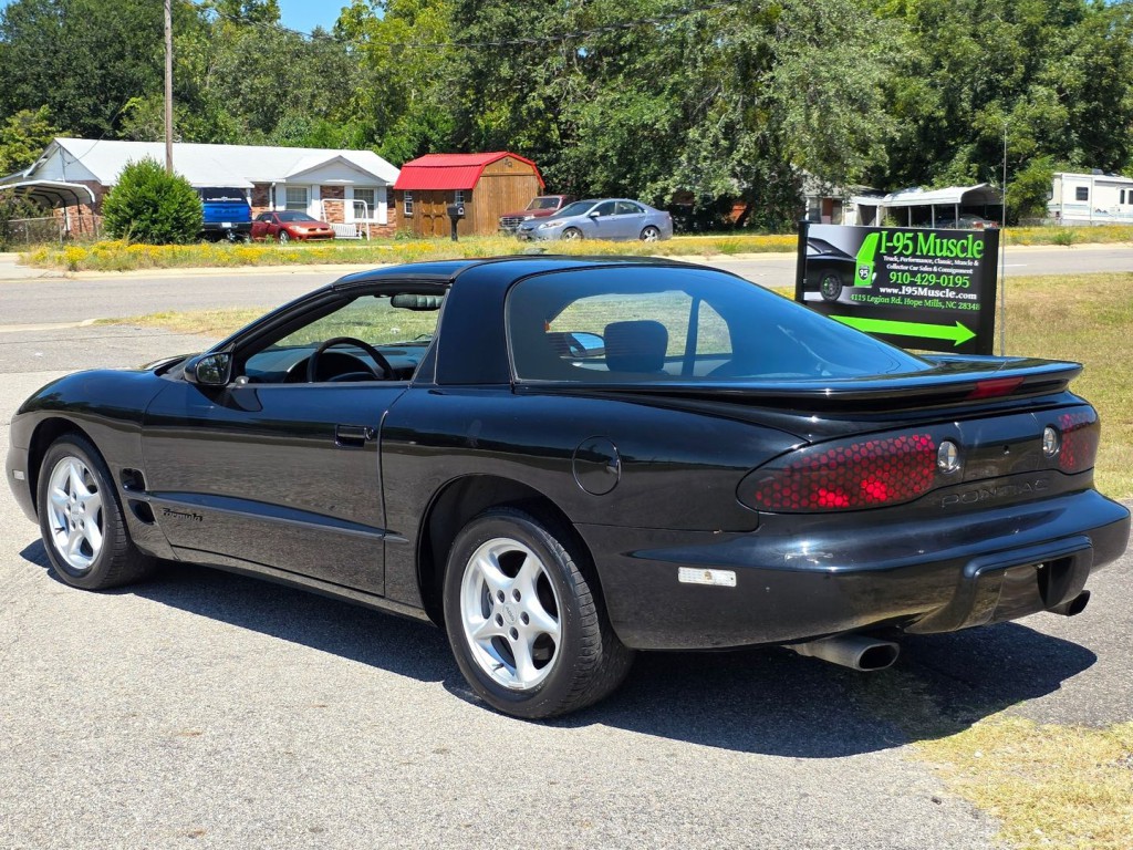 1999 Pontiac Firebird Image 11