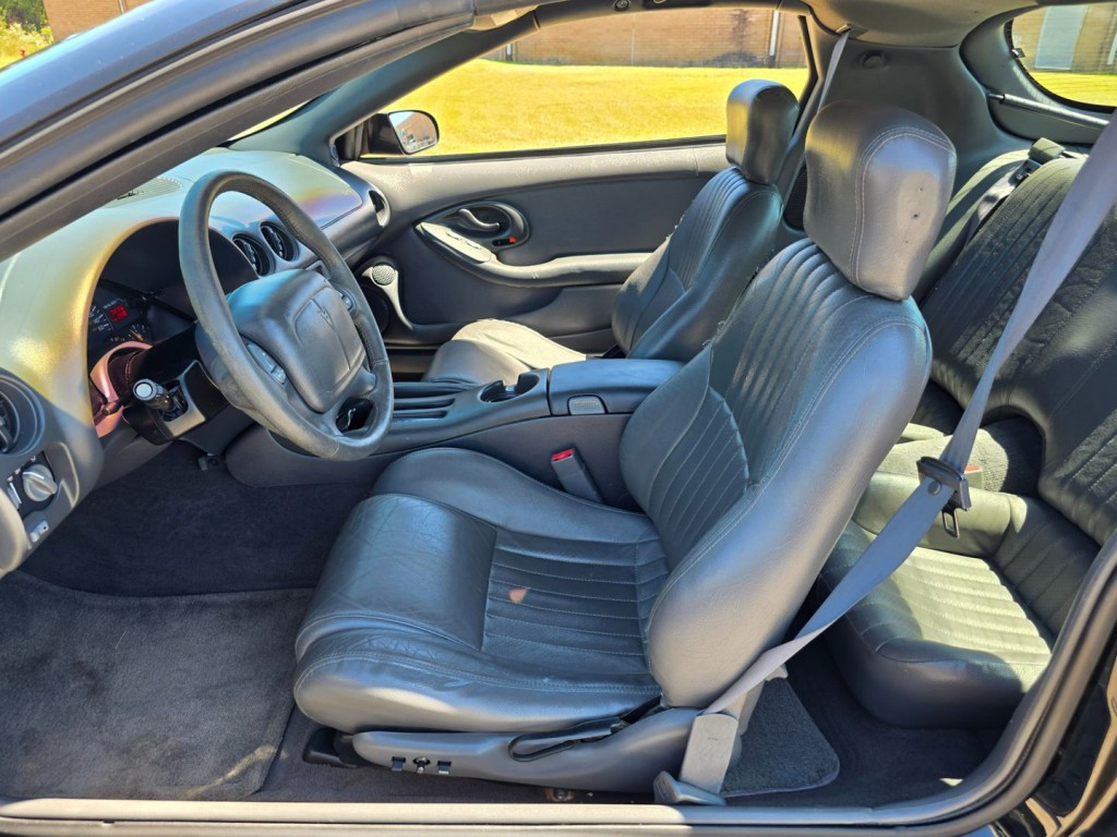 1999 Pontiac Firebird Image 15
