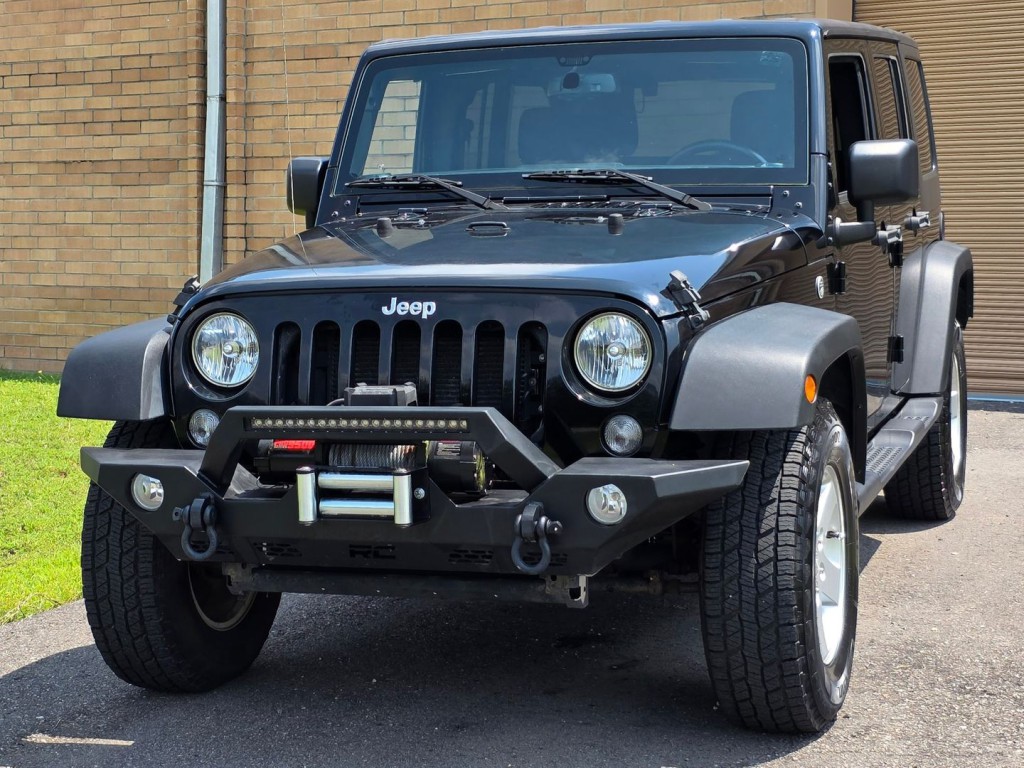 2017 Jeep Wrangler Unlimited Image 2