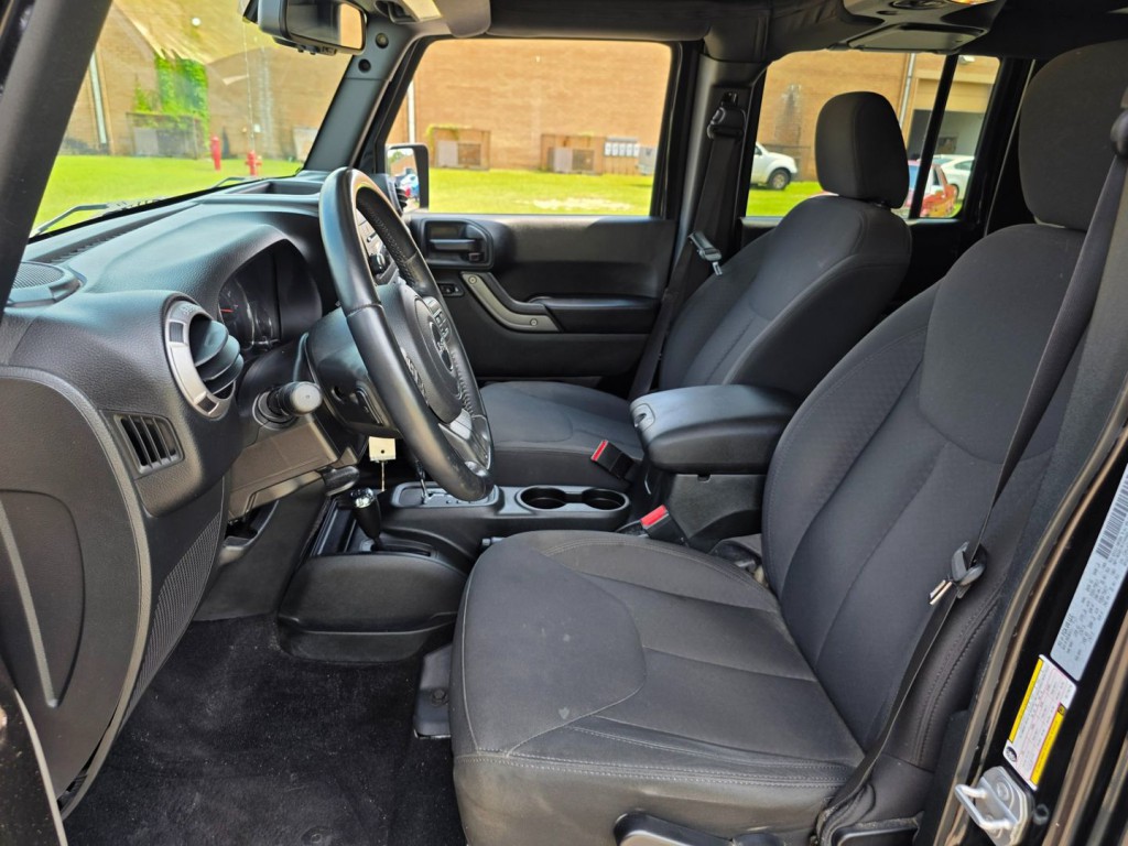 2017 Jeep Wrangler Unlimited Image 15