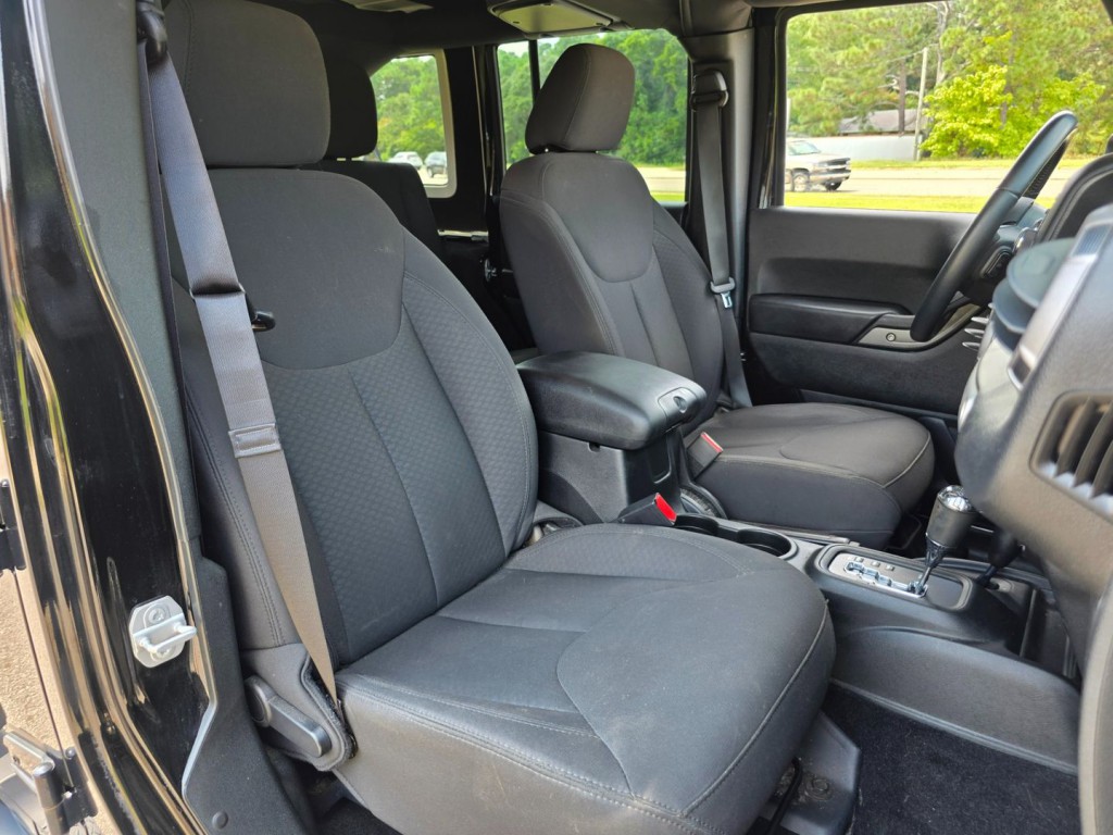 2017 Jeep Wrangler Unlimited Image 30