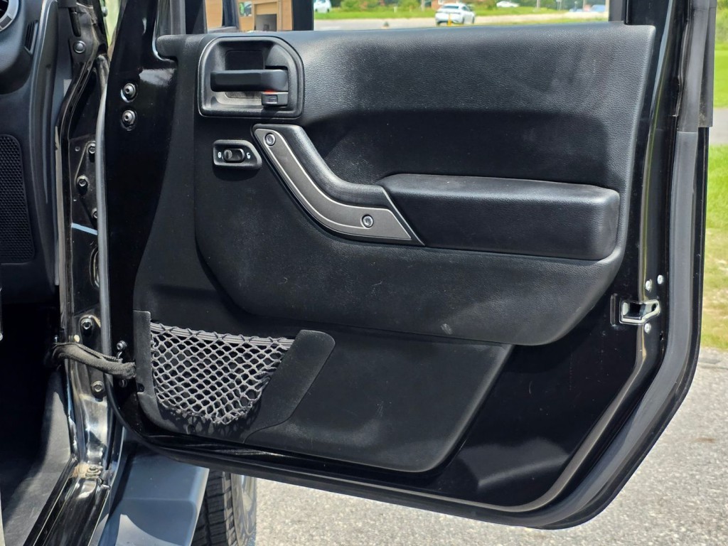 2017 Jeep Wrangler Unlimited Image 35