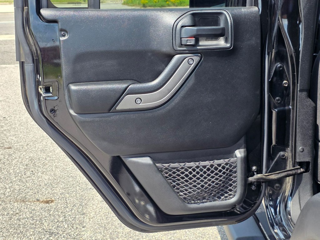 2017 Jeep Wrangler Unlimited Image 36