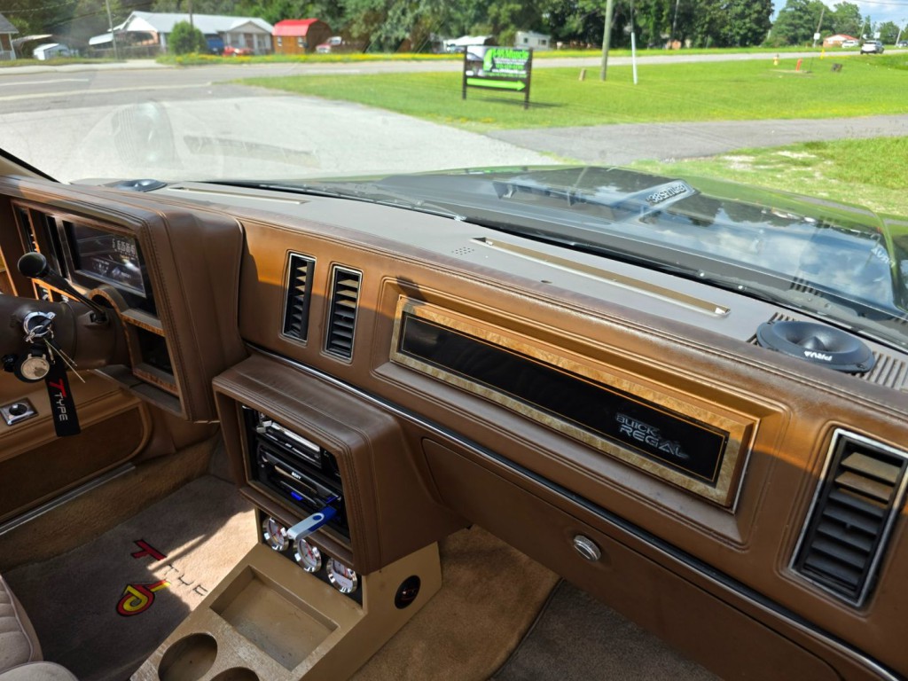 1985 Buick Regal Image 29