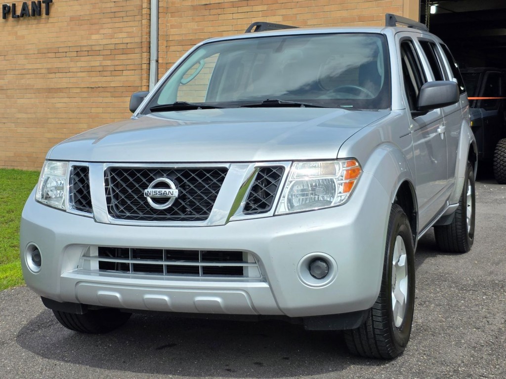 2012 Nissan Pathfinder Image 2