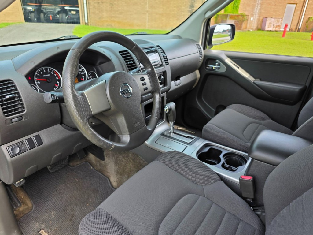 2012 Nissan Pathfinder Image 16