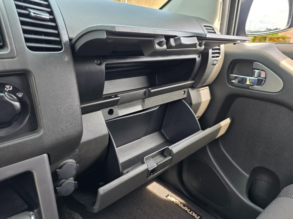 2012 Nissan Pathfinder Image 23