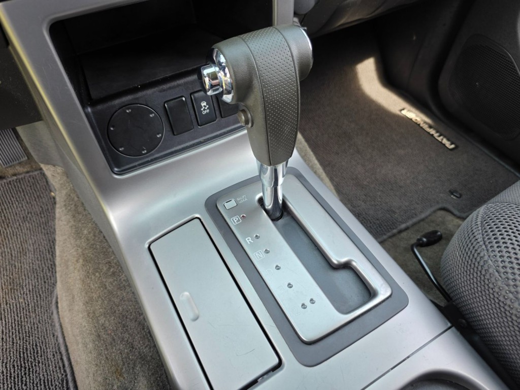 2012 Nissan Pathfinder Image 24