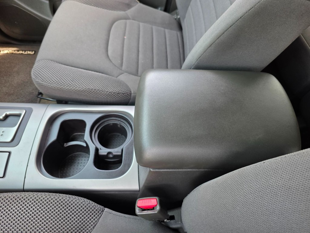 2012 Nissan Pathfinder Image 25