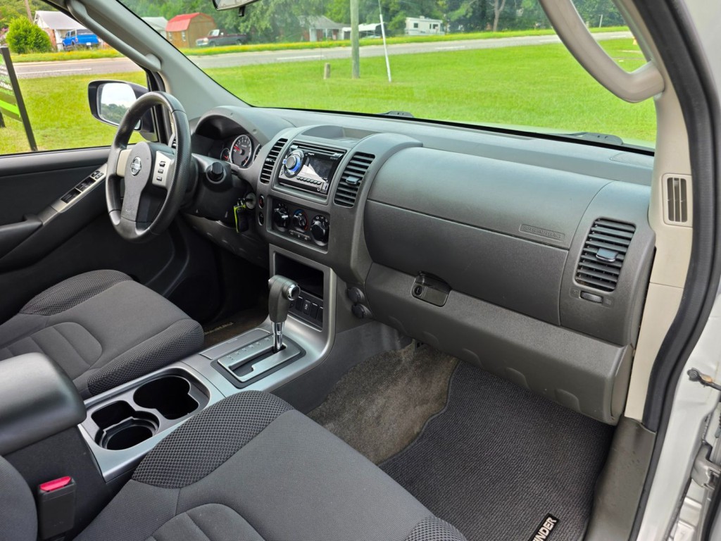 2012 Nissan Pathfinder Image 34